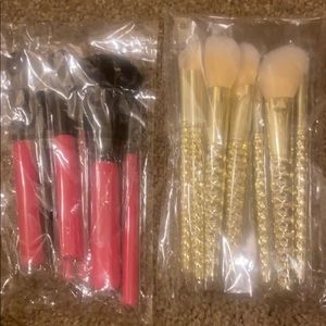 2 set brushes $10